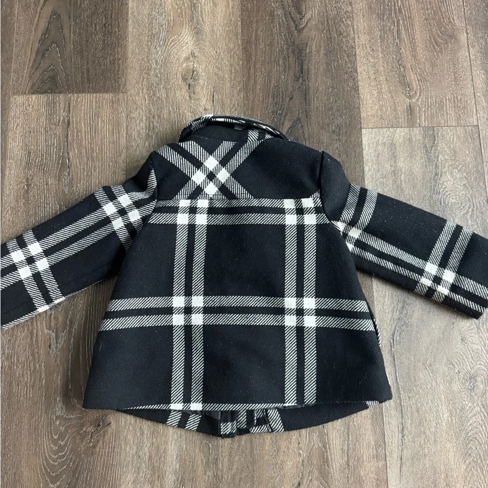 Baby Gap Black and White Plaid Peacoat with zipper. Girl size 2.